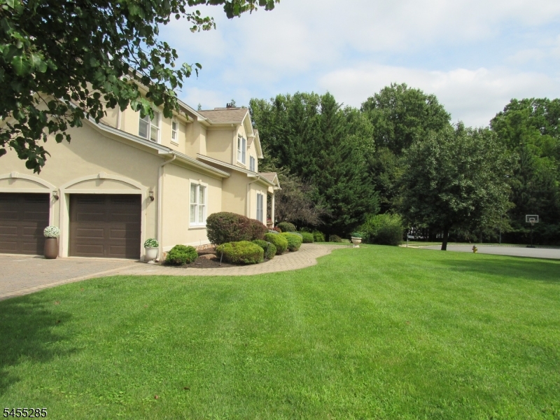 5 Pilgrim Ct Property Photo 2