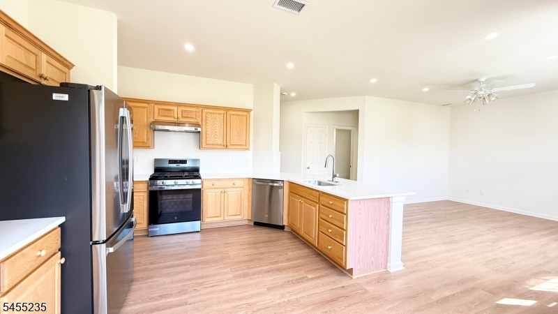 6 Joanne Ct Property Photo 10