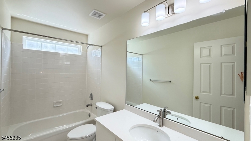 6 Joanne Ct Property Photo 29