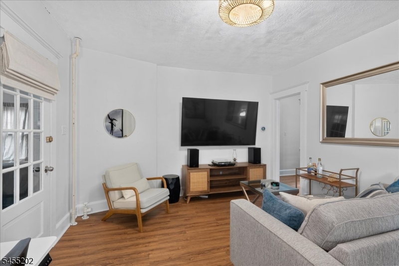 7 Laurel Pl Property Photo 11