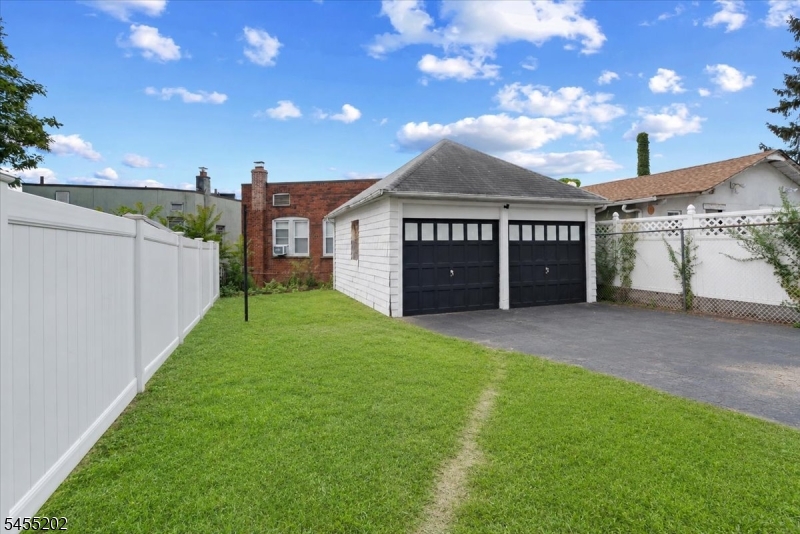 7 Laurel Pl Property Photo 34