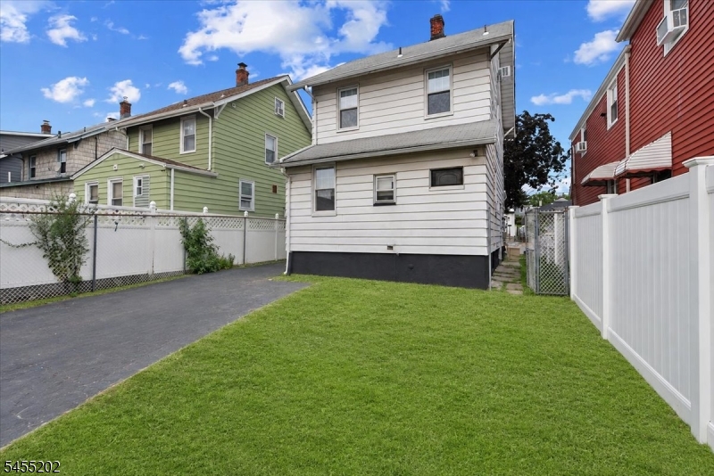7 Laurel Pl Property Photo 36