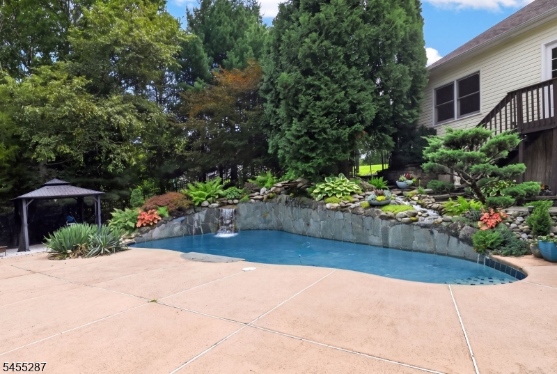 1114 Van Arsdale Dr Property Photo 8