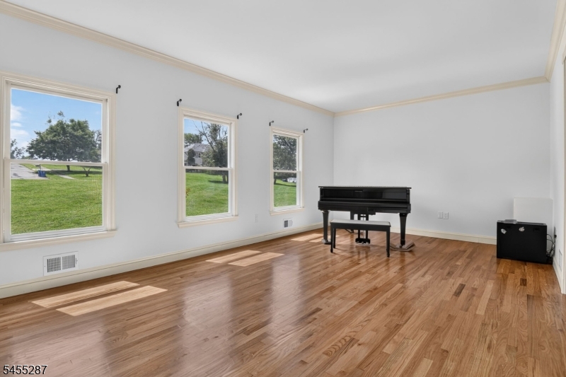 1114 Van Arsdale Dr Property Photo 18