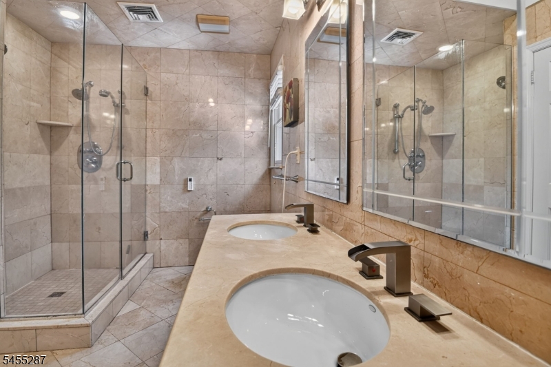 1114 Van Arsdale Dr Property Photo 32