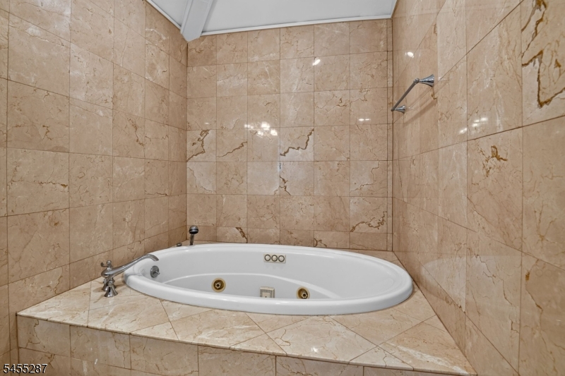 1114 Van Arsdale Dr Property Photo 33