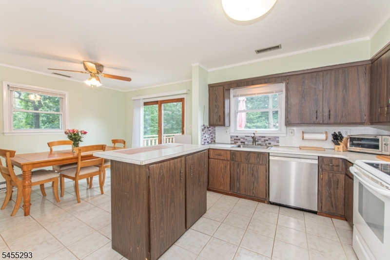 1 James Dr Property Photo 11