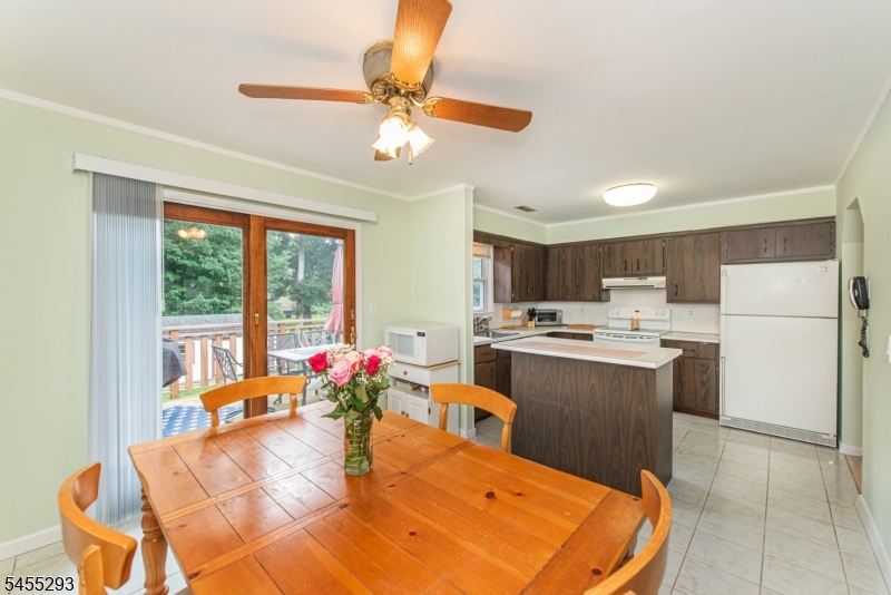1 James Dr Property Photo 12