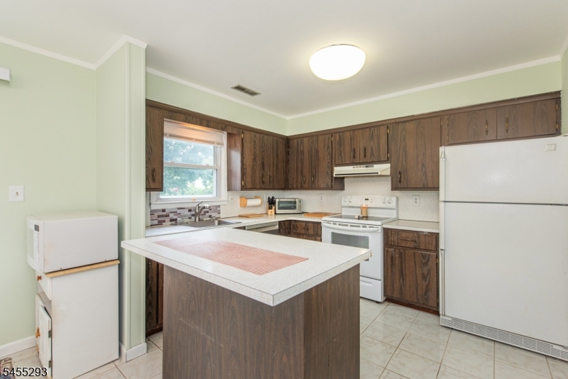 1 James Dr Property Photo 13