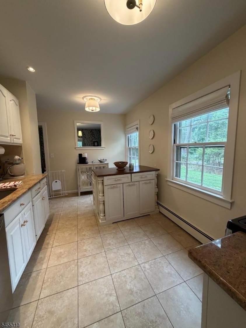 837 Circle Property Photo 4