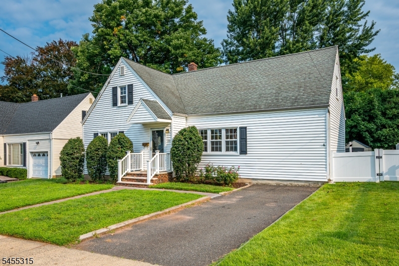 23 Mayfield Pl Property Photo 3