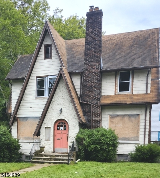 52 Hillside Ave Property Photo 1