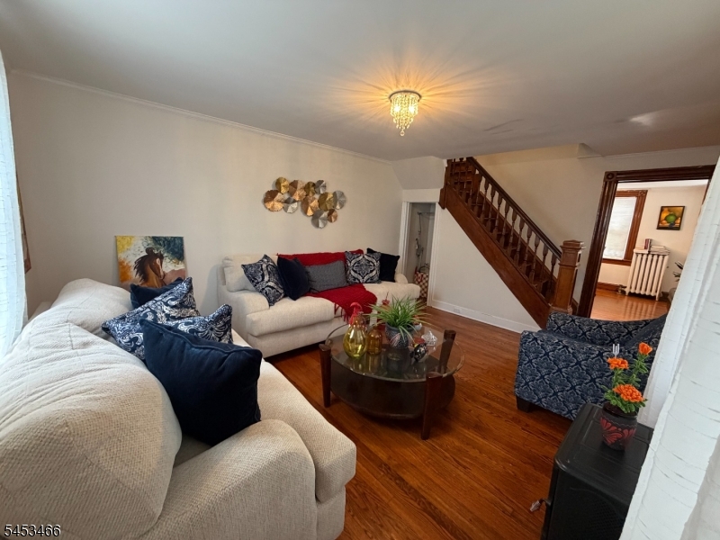 413 Pine St Property Photo 2
