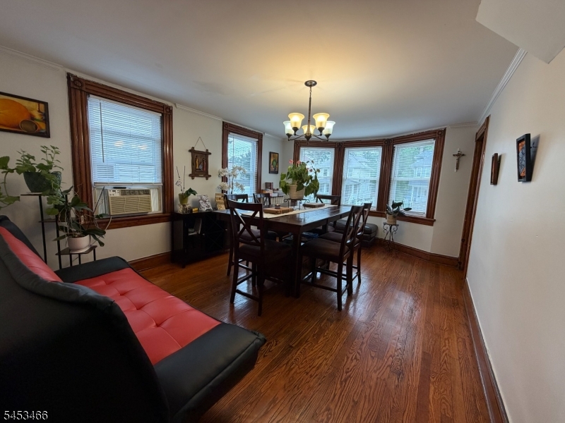 413 Pine St Property Photo 6