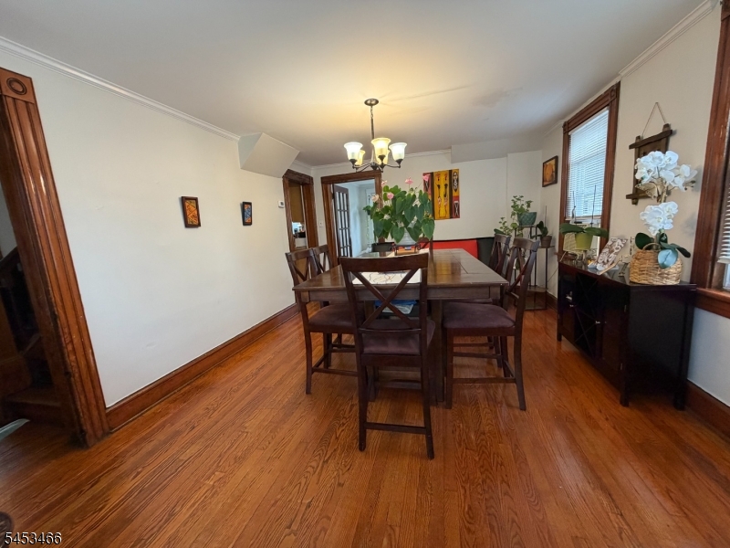 413 Pine St Property Photo 8