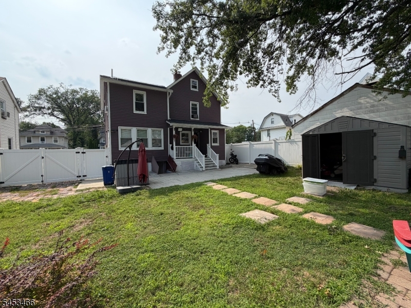 413 Pine St Property Photo 38