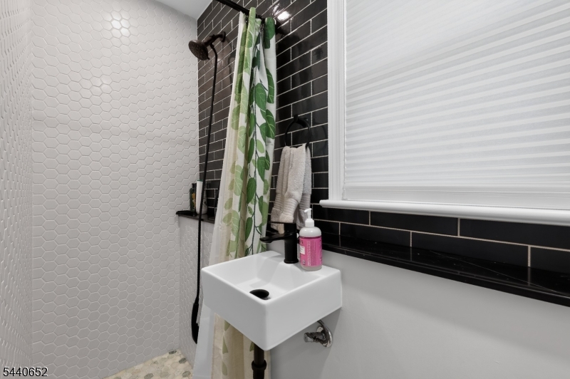 20 Arnold Dr Property Photo 22