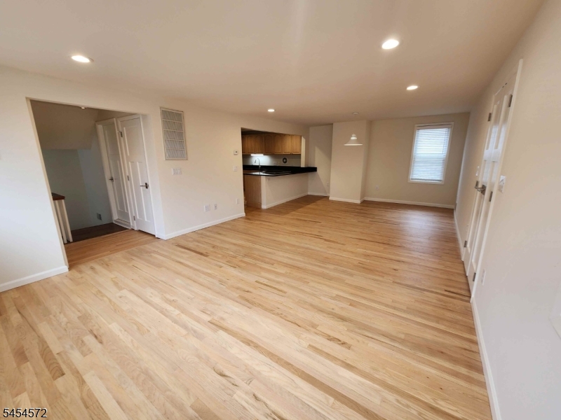 676 Bloomfield Ave 2 Property Photo 25