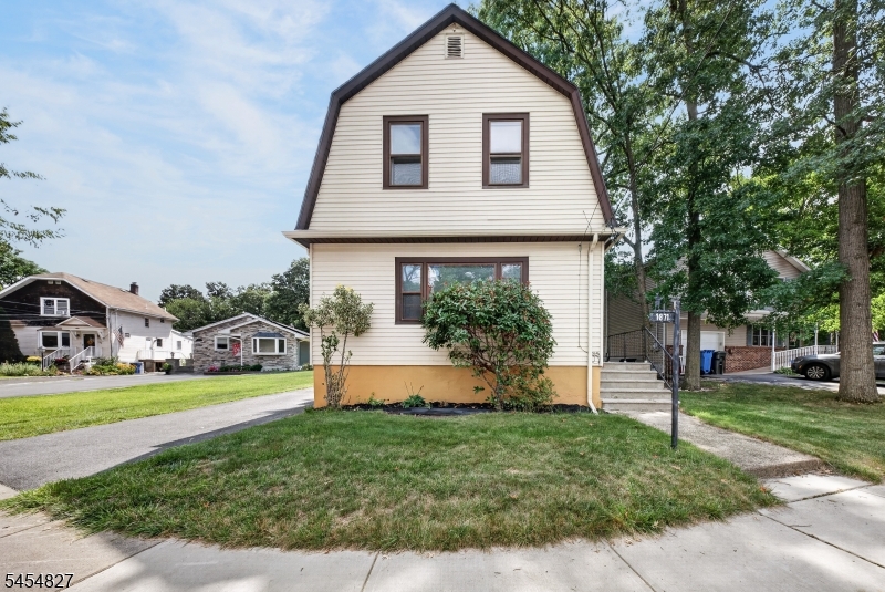 1871 W 4th St Property Photo 1