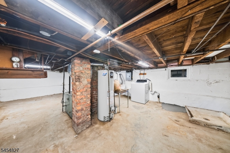 1871 W 4th St Property Photo 18
