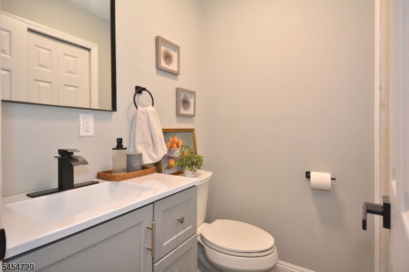 816 Spruce Hills Dr 816 Property Photo 7