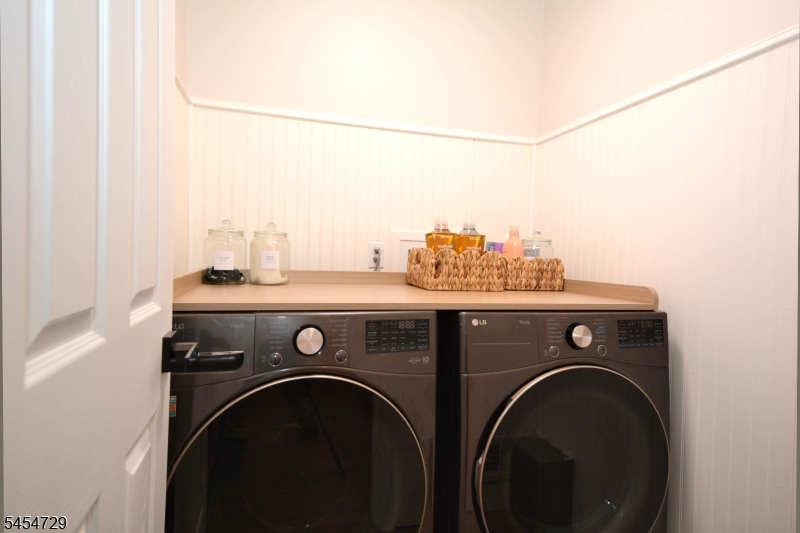 816 Spruce Hills Dr 816 Property Photo 16