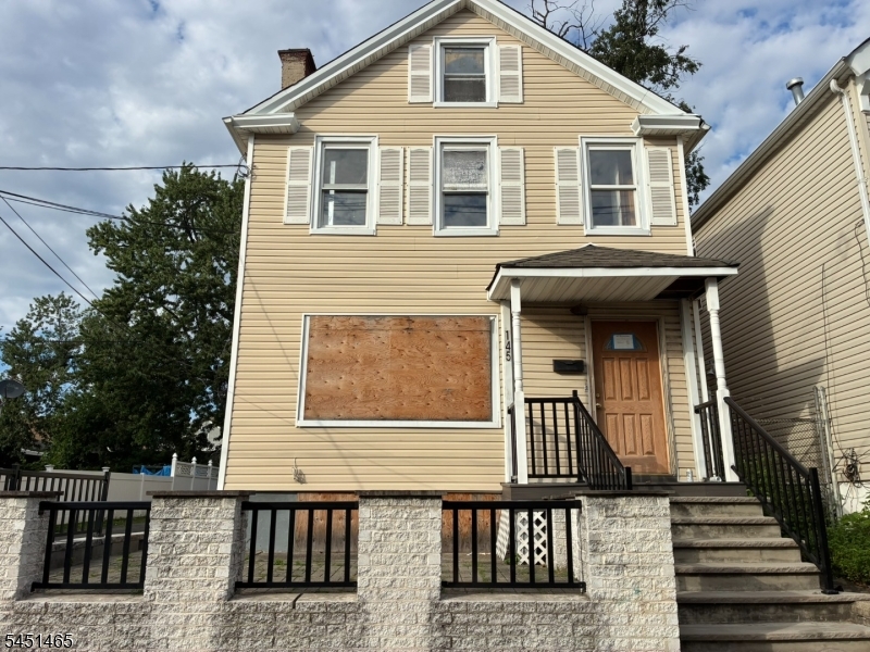 145 Ward St Property Photo 1