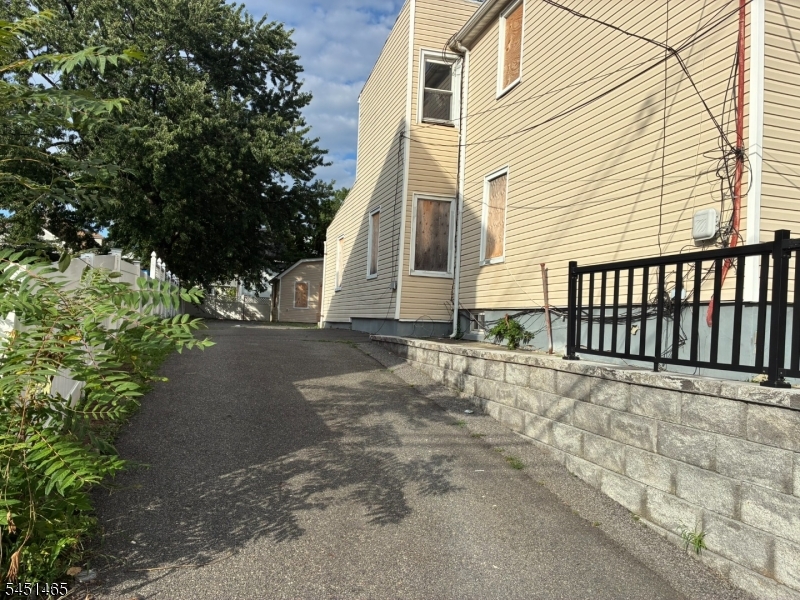 145 Ward St Property Photo 2