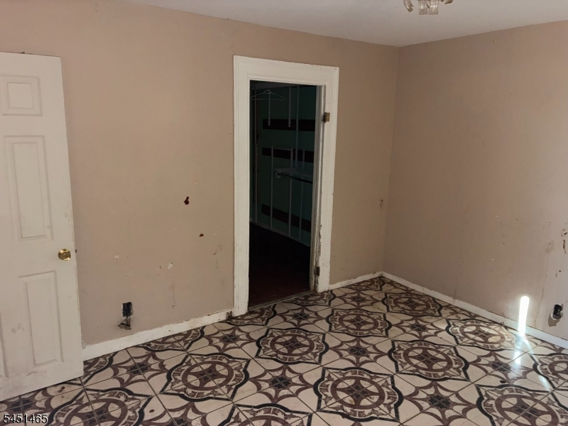 145 Ward St Property Photo 9
