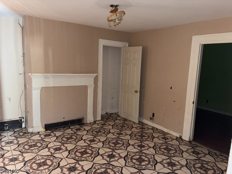 145 Ward St Property Photo 10