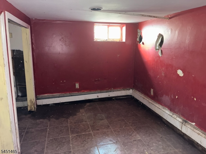 145 Ward St Property Photo 20