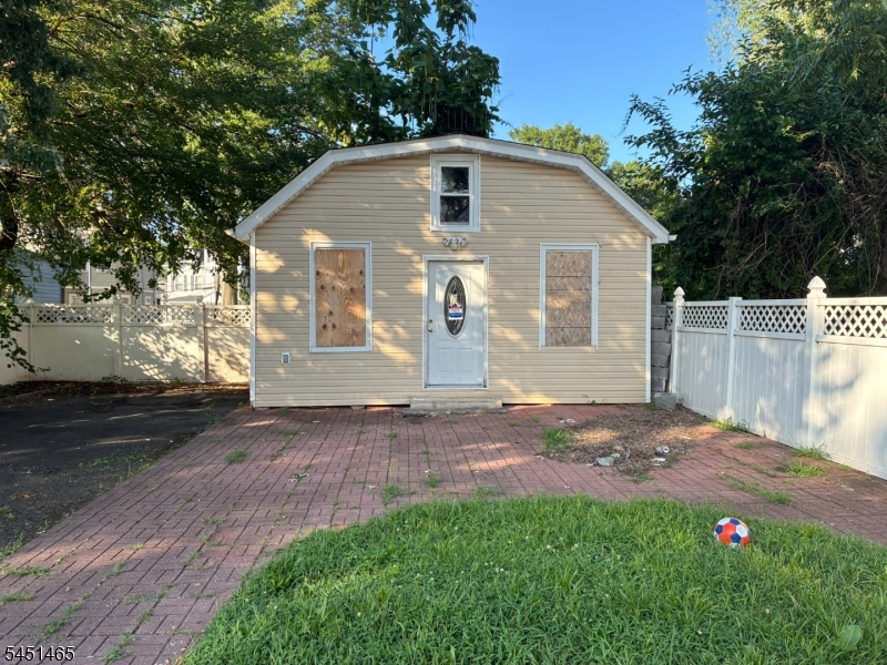 145 Ward St Property Photo 21