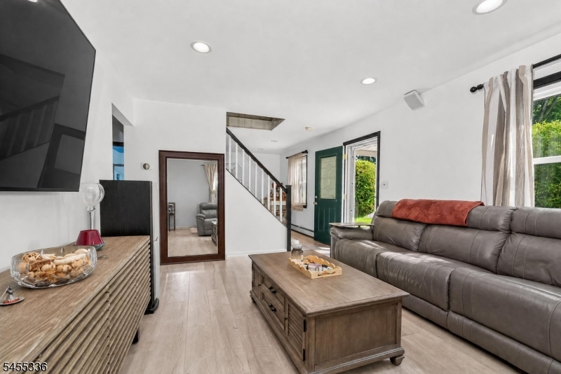 58 Hillcrest Avenue Property Photo 8