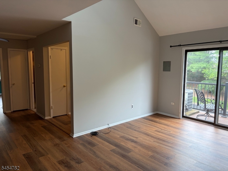 806 Yorkshire Dr Property Photo 1
