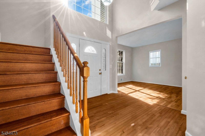 10 Sutton Ct Property Photo 6