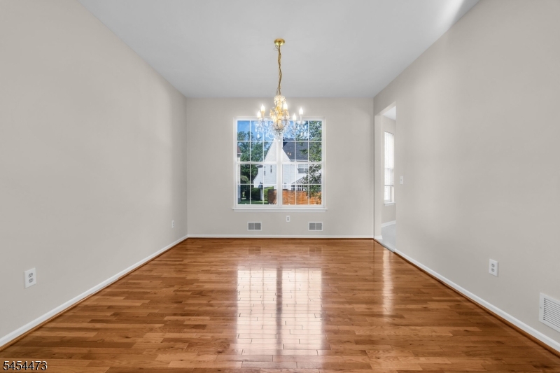 10 Sutton Ct Property Photo 11