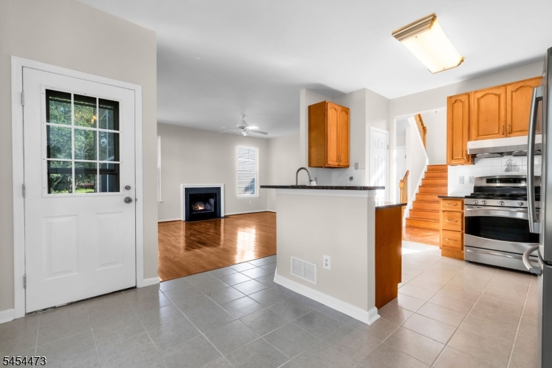 10 Sutton Ct Property Photo 16