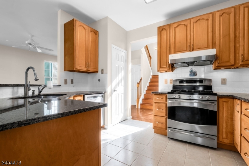 10 Sutton Ct Property Photo 18