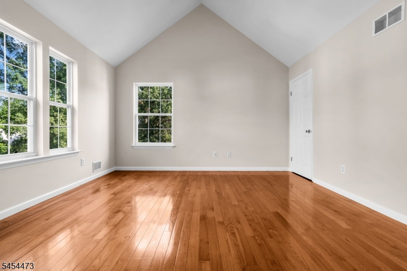 10 Sutton Ct Property Photo 28