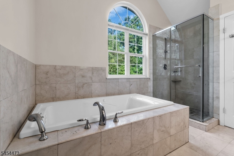 10 Sutton Ct Property Photo 31