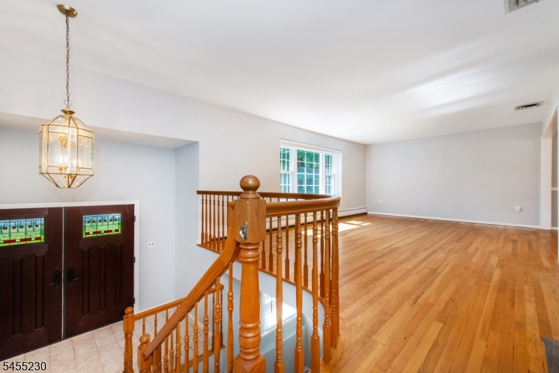 14 Winding Way Property Photo 3