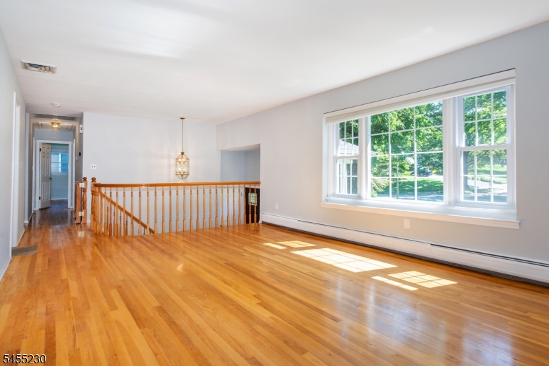 14 Winding Way Property Photo 5