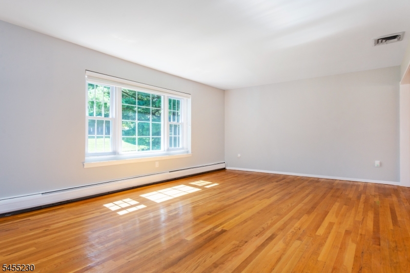 14 Winding Way Property Photo 6