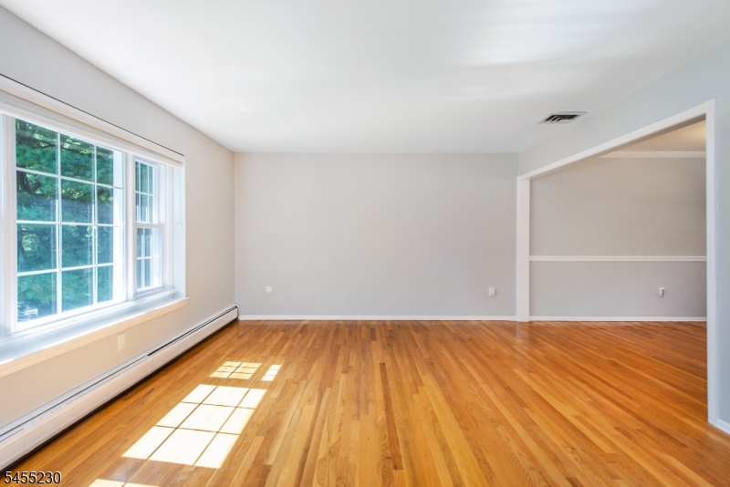 14 Winding Way Property Photo 7