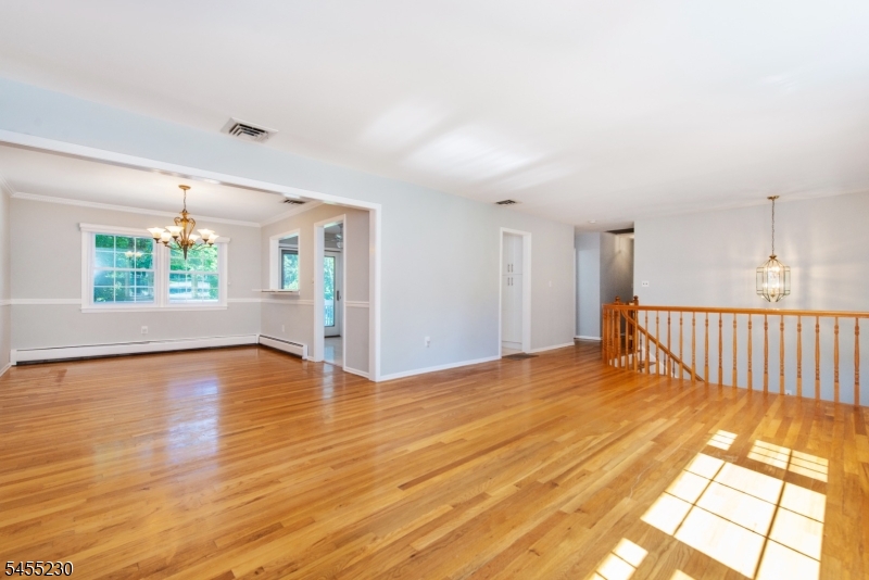 14 Winding Way Property Photo 8