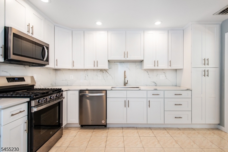 14 Winding Way Property Photo 12