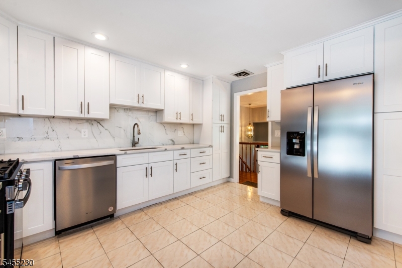 14 Winding Way Property Photo 13