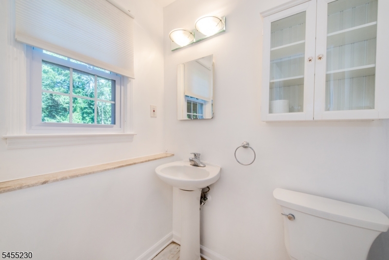 14 Winding Way Property Photo 26
