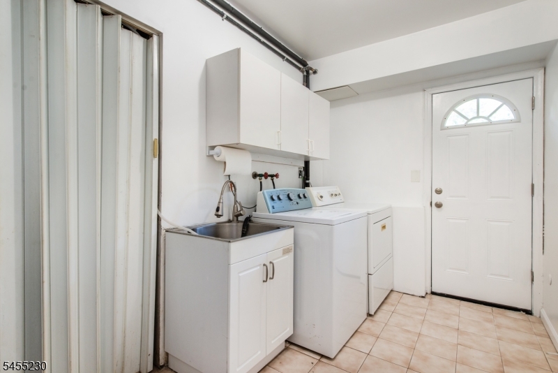 14 Winding Way Property Photo 27