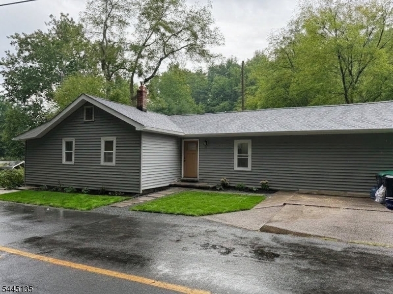 213 York Rd Property Photo 1